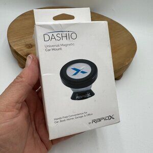 DASHIO UNIVERSAL MAGNETIC CAR MOUNT New in box stay in place